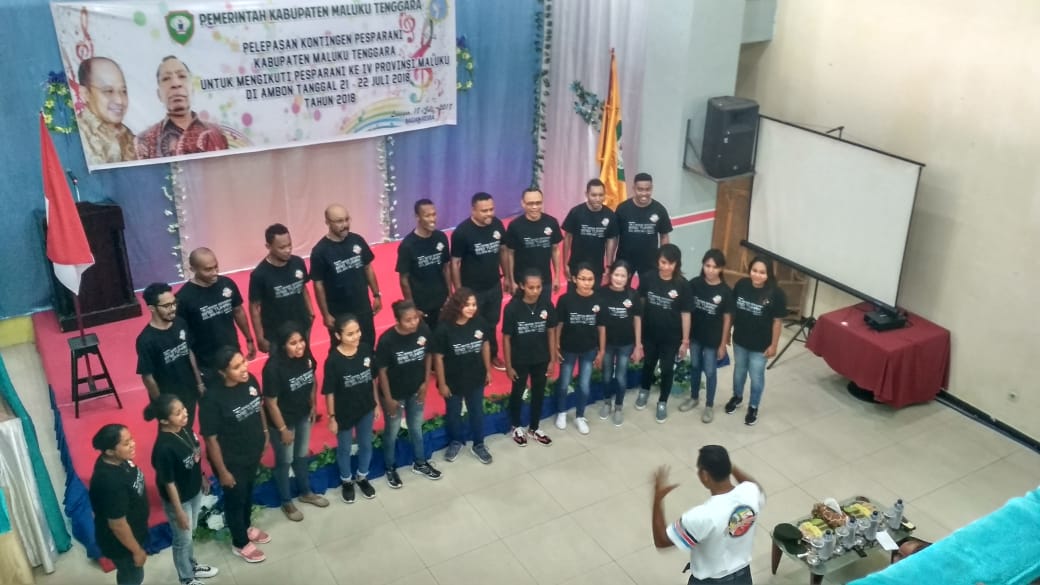 EVAV MADRIGAL SINGERS image